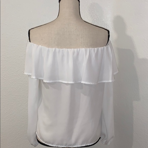 Cute Off The Shoulder Blouse - Picture 2 of 3